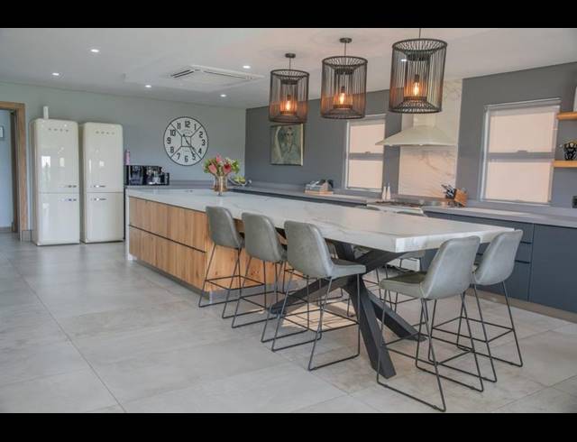 5 BEDROOM HOUSE FOR SALE IN HERON BANKS GOLF ESTATE